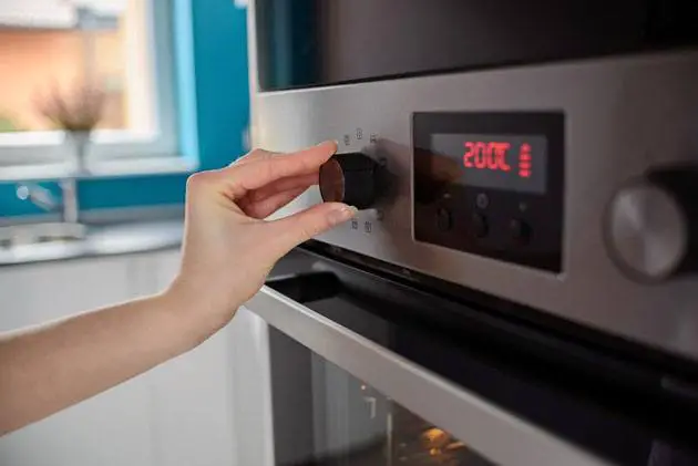 setting temperature of the oven