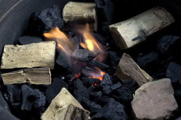 Wood and charcoal for smoking